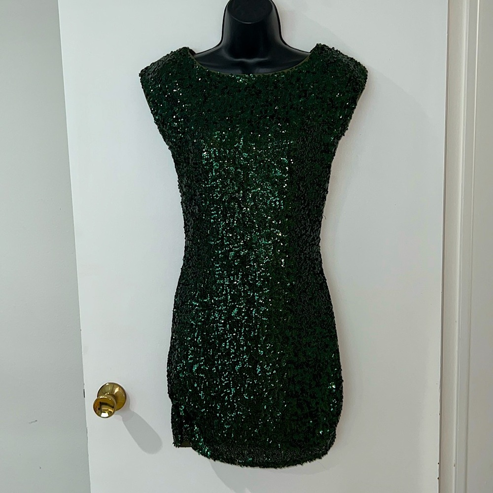 Alice & Olivia Green sequined mini dress. Sz Small